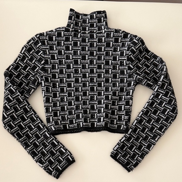 Zara Monochrome Geometric Turtleneck Sweater - Picture 2 of 4